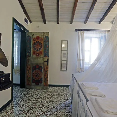 Mustafa'nin Fidan'i לינה וארוחת בוקר İmroz